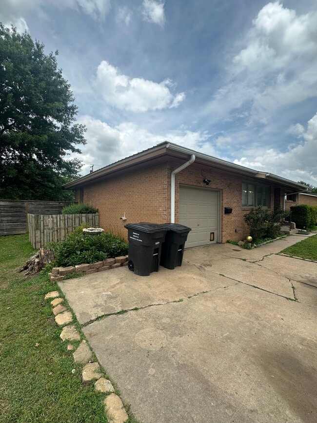 Photo - 3306 Harvey Rd