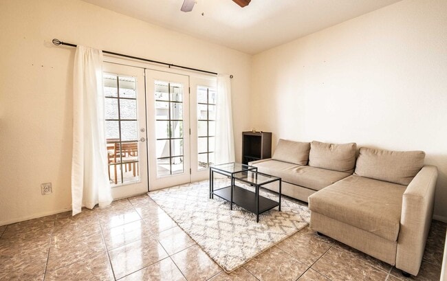 Building Photo - Cute FURNISHED 2 Bedroom Condo FOR RENT!