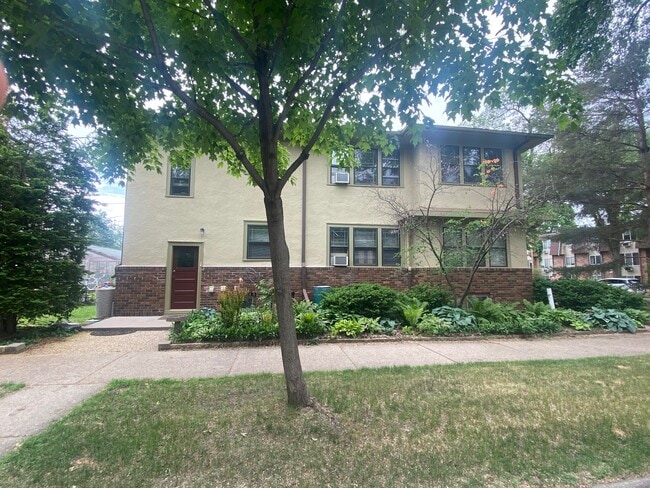 Lado exterior - 3401 Emerson Ave S Unidad 2