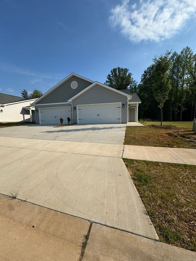 Photo - 136 Brawley Villas Pl