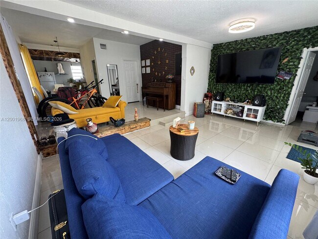 Photo - 3175 NW 27th St