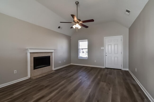 Photo - 4539 Longtree Ave