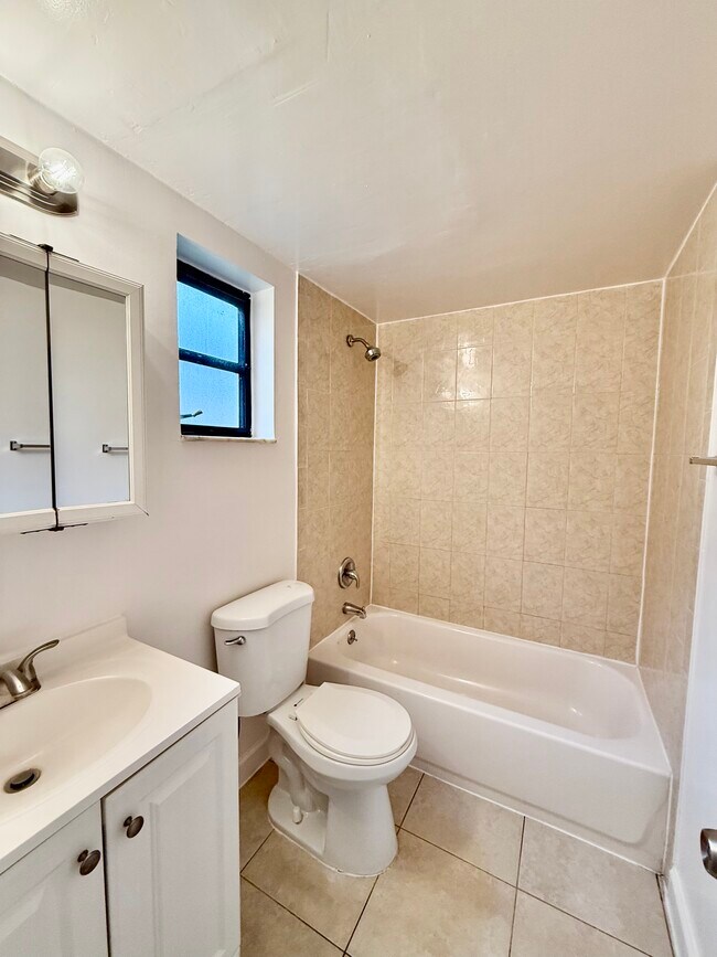 Photo - 2207 Jackson St