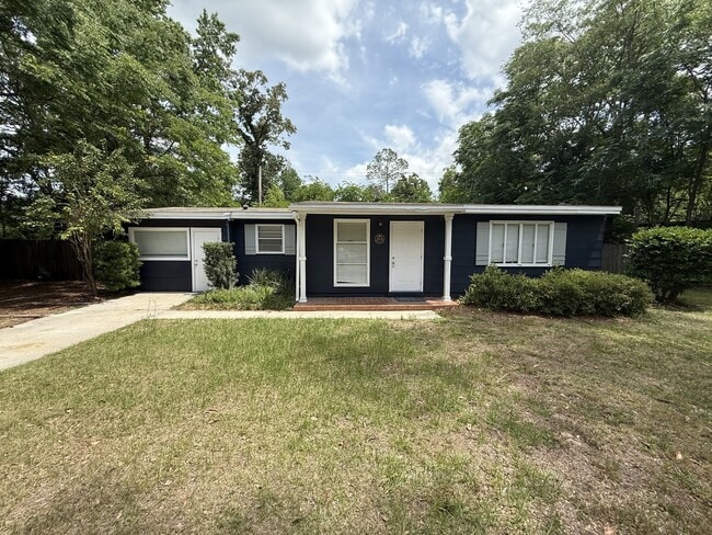 Building Photo - 313 NW 34th Dr
