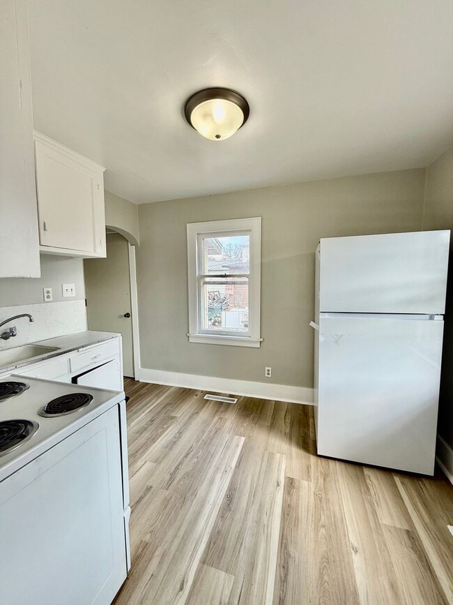 Photo - Cozy updated 2 Bedroom Single family home.