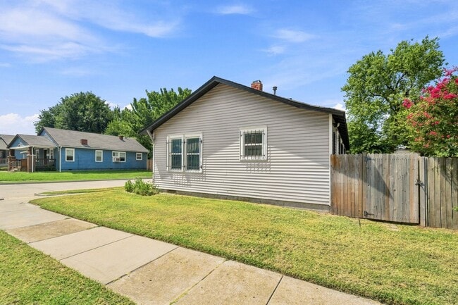 Photo - 1459-1459 E 10th St Unit 1549