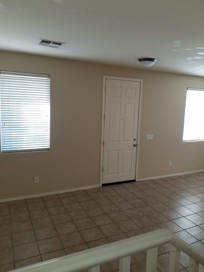 Photo - Spacious 3BD Home Near Downtown Phoenix & Major Freeways