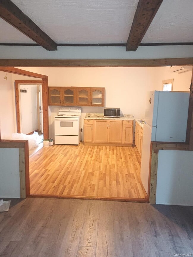 Photo - 370 Park Hill Rd