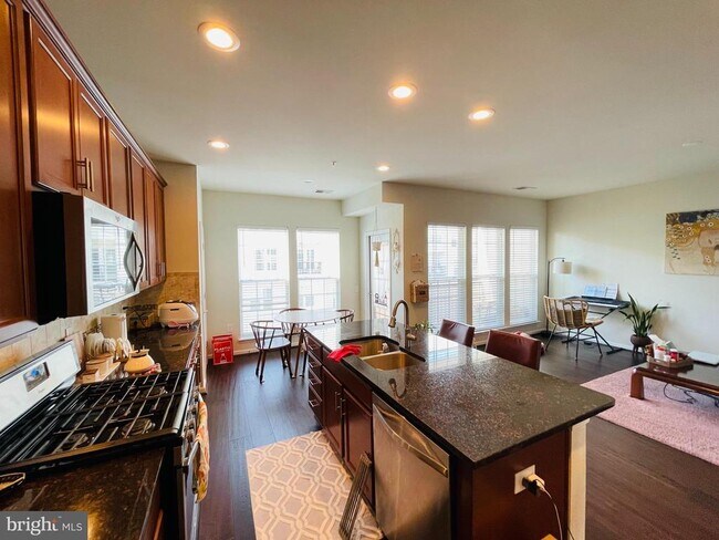 Photo - 42699 Wardlaw Terrace