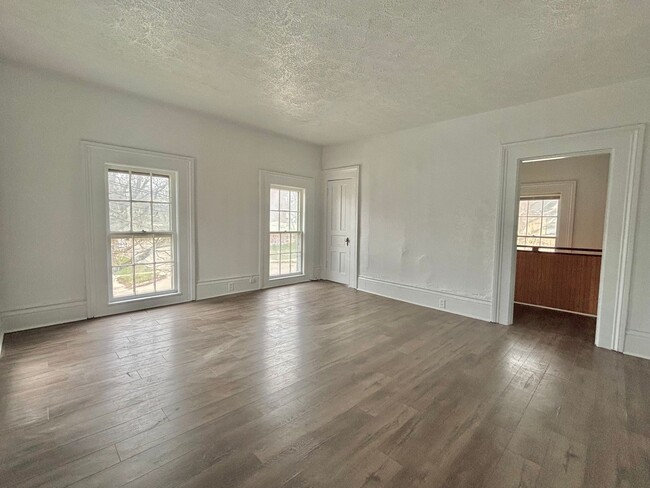 Photo - 701 W Vine St Apartment Unit 2