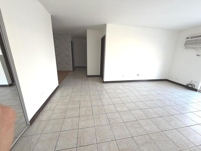 Photo - 256 Shorewood Dr