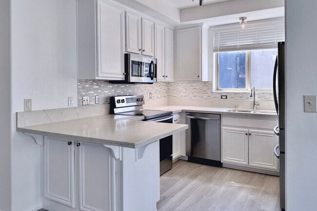 Photo - 235 Market St Unidad 301