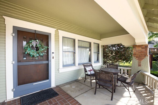 Photo - 1243 E Taft Ave Casa