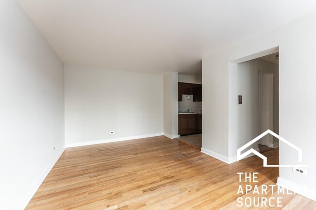 Photo - 5909 N Kenmore Ave Unit 403