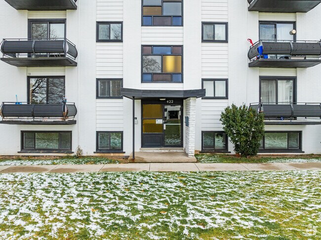 Entrée - Waterford Apartments