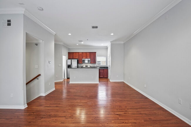 3119 Cedarplaza Ln