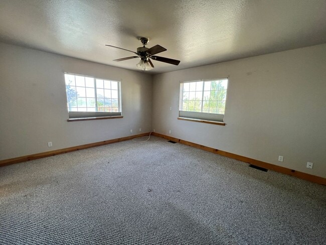 Photo - BEAUTIFUL Mountain Home