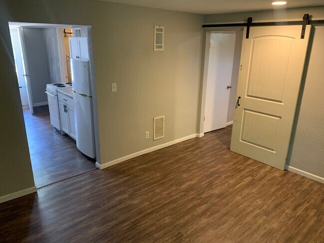 Photo - 1101 Pekin Ave Unit 1