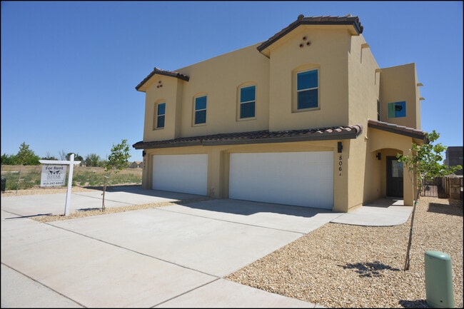 Photo - 806 TS Daniel Cadena Dr