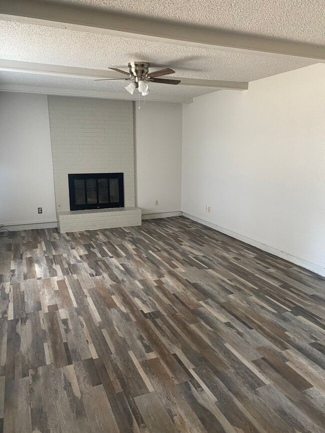 Photo - 7404 Fir Ave