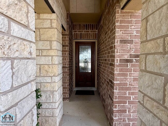 Photo - Spacious and Beautiful Two-Story 5 Bedrooms, 3.5 Bathrooms Home, With Easy Access to I-35, Loop 1...