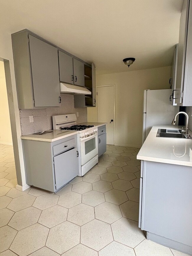 Photo - 1951 N Ventura Rd Unit B