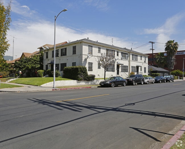 2925 San Marino St Apartments Los Angeles, CA