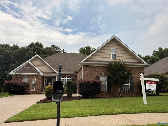 Photo - 108 Blackwood Dr NW