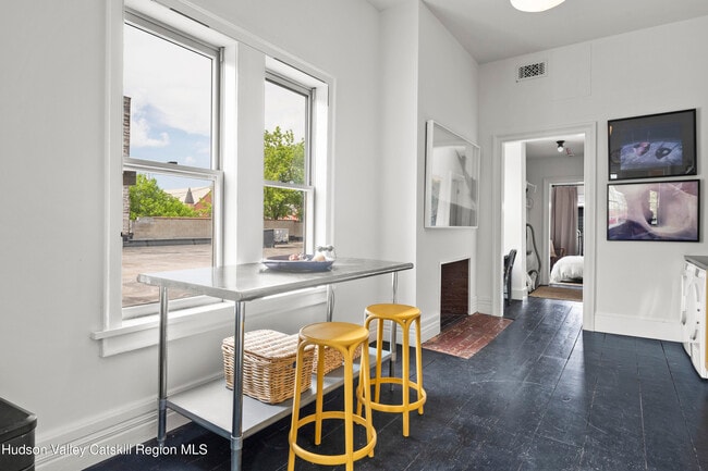 Photo - 620 Warren St