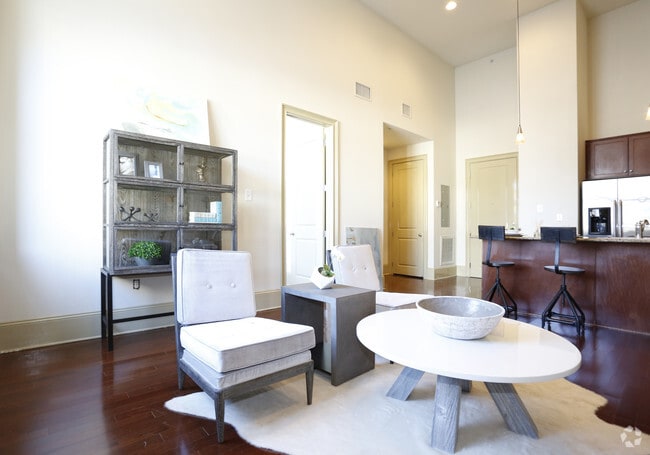 1BR/1BA -555SF