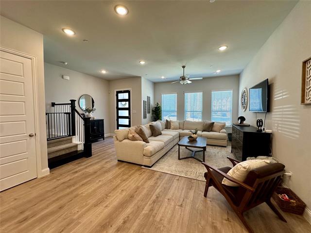 Photo - 301 Colusa Dr