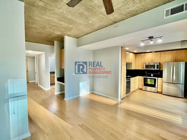 Building Photo - 1700 Bassett St Unit 311