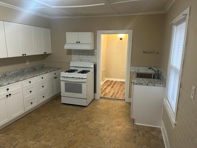 Photo - 113 Ballston Ave Unidad 2