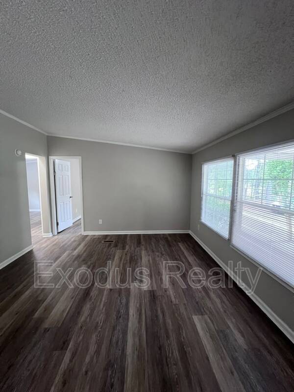 Photo - 141 Cherry Berry Ln