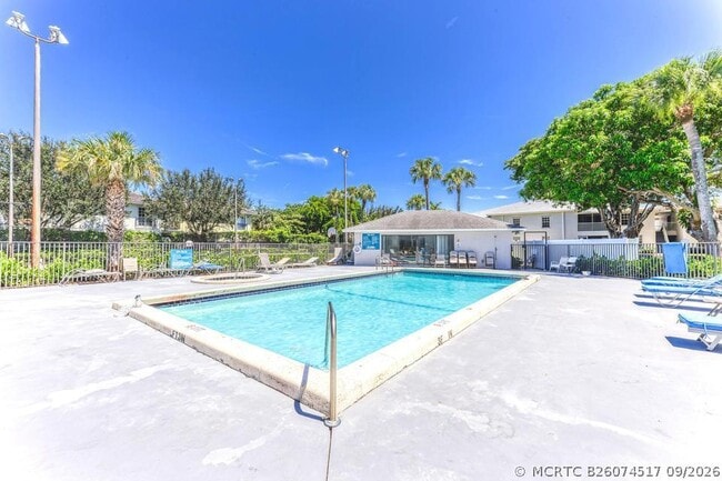 230 SE 10th St Unit 307B