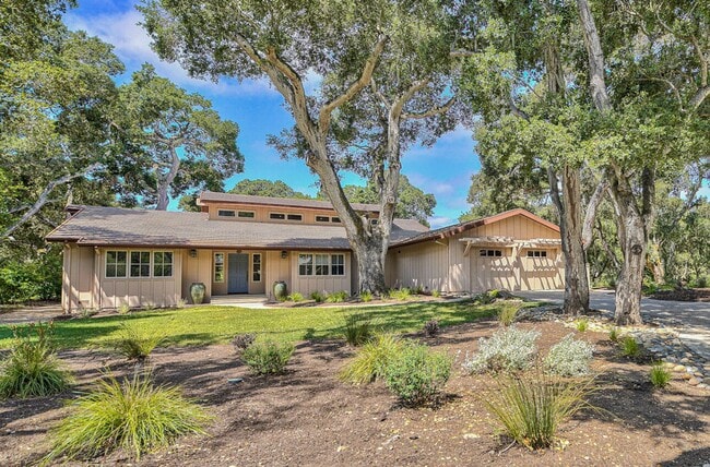 Photo - Luxury Living in Corral de Tierra!