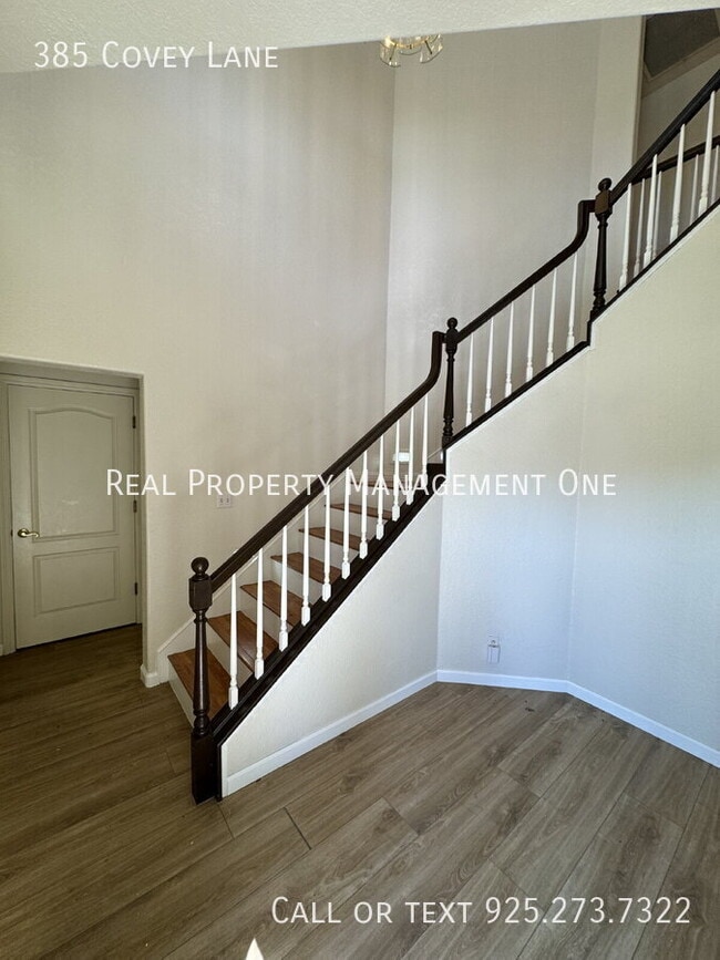 Photo - 385 Covey Ln