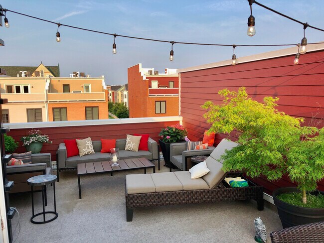 Photo - 2103 Richmond Hwy