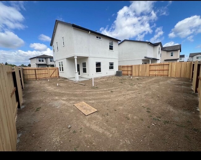 Photo - 18 Zapata Ct