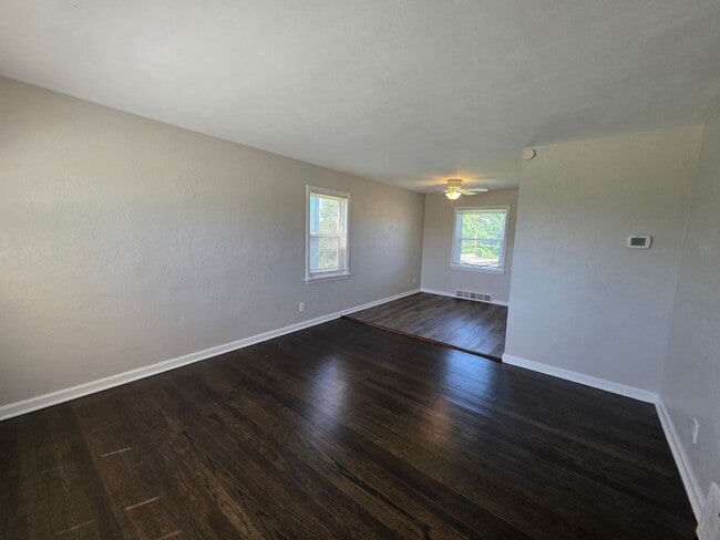 Photo - 2 Bed Duplex Near Downtown Liberty & William Jewell!