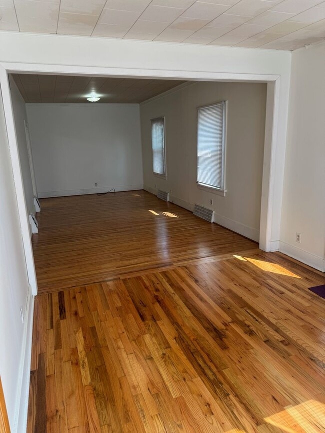 Photo - Cozy 2 Bedroom Home – Lawn Care & Snow Removal Included!
