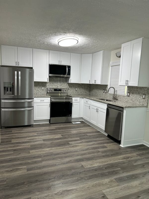 Photo - 818 Manning Way SW