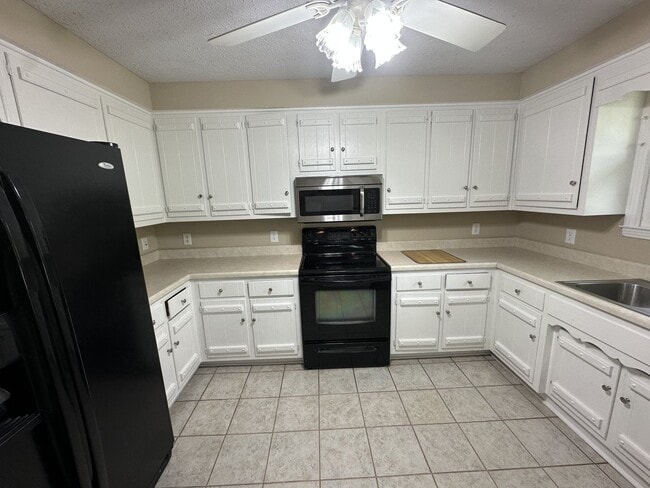 Photo - 341 Hickory Dr