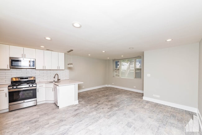 Photo - 2437 N Ashland Ave Unit GDN