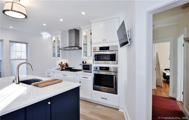 Photo - 30 St George Ave