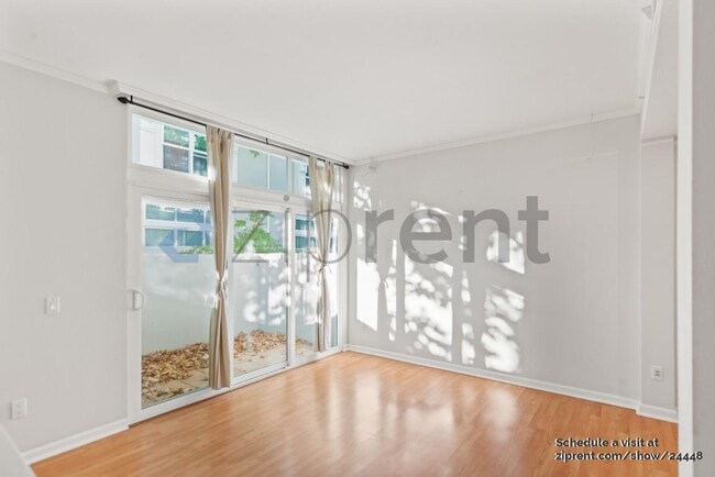 Photo - 334 Dunsmuir Terrace