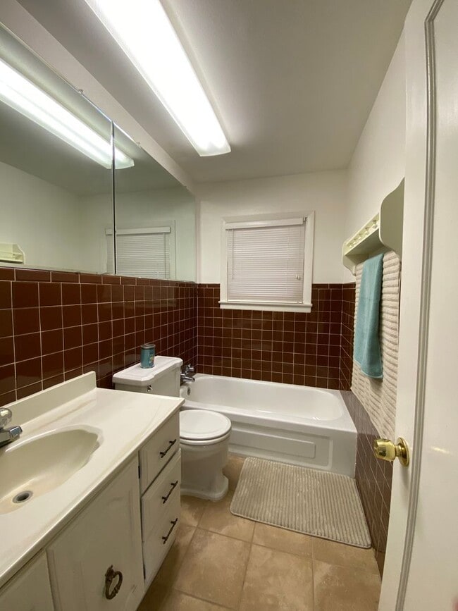 Photo - 2408 W 11th St