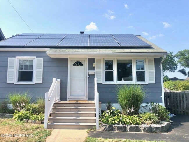 Building Photo - 1008 17th Ave