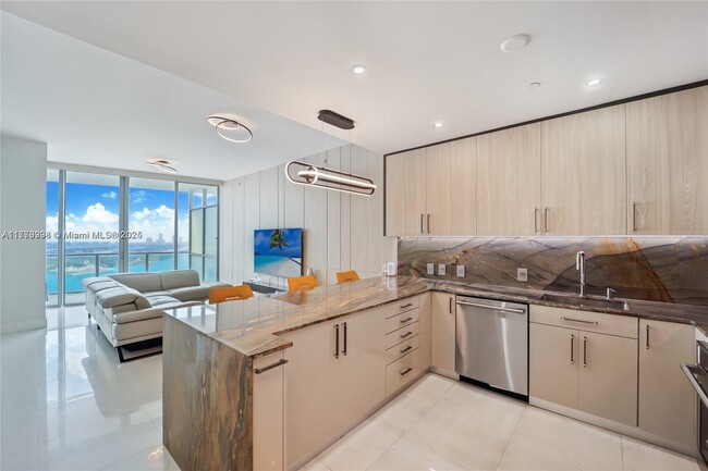 Photo - 1100 Biscayne Blvd Unidad # 3004 Rental