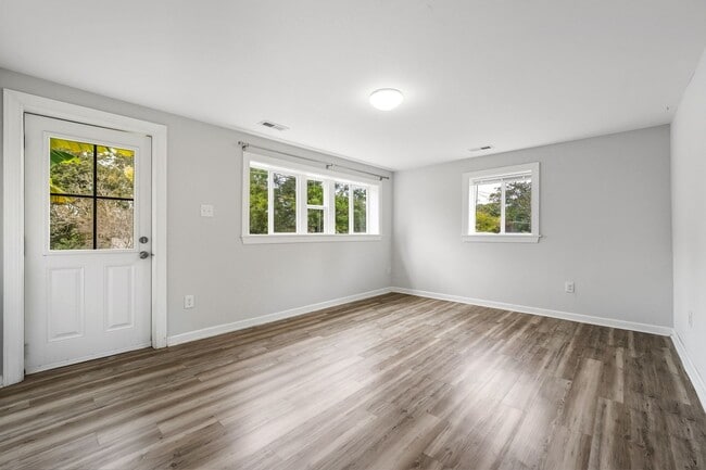 Photo - 608 Lakeshore Dr